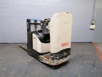 Stoccatori con piattaforma Crown DT3040