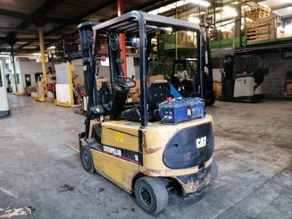 Carrello elevatore frontale a 4 ruote Caterpillar EP16K - 1