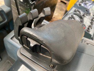 Carrelli elevatori elettrici Jungheinrich EFG220ac