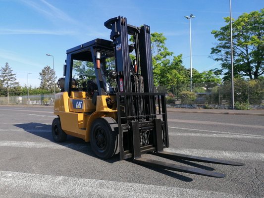 Carrello elevatore frontale a 4 ruote Caterpillar GP40KL - 1