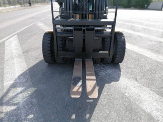 Carrello elevatore frontale a 4 ruote Caterpillar GP40N - 8