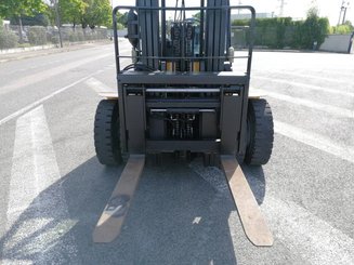 Carrello elevatore frontale a 4 ruote Caterpillar GP40N - 9