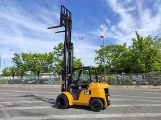 Carrello elevatore frontale a 4 ruote Caterpillar GP40N
