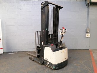 Carrello stoccatore a razze larghe Crown SHR5520-1.1