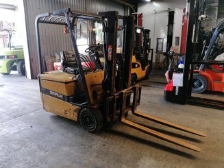 Carrello elevatore frontale a 3 ruote Caterpillar EP16 KT - 1