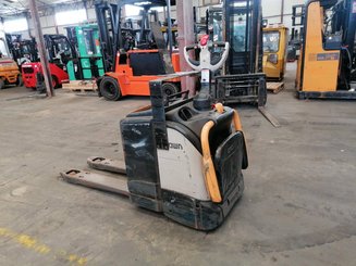 Transpallet con pedana Crown WT3040 - 2