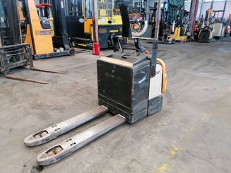 Transpallet con pedana Crown WT3040 - 3