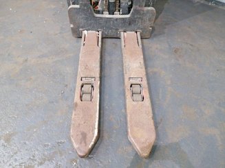 Stoccatori guida in accompagnamento Fenwick L16AP - 2