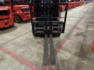 Carrello elevatore frontale a 4 ruote Hangcha XF25D