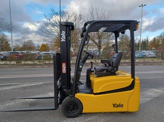 Carrello elevatore frontale a 3 ruote Yale ERP16VTMWB - 5