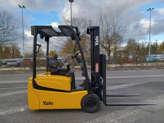 Carrello elevatore frontale a 3 ruote Yale ERP16VTMWB - 2