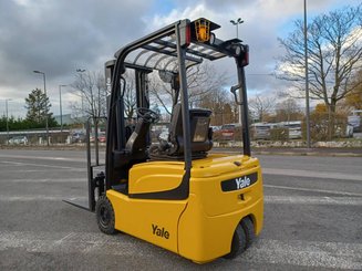 Carrello elevatore frontale a 3 ruote Yale ERP16VTMWB