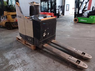 Transpallet guida in accompagnamento Crown WT3040 2.00