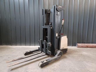 Carrello stoccatore a razze larghe Crown SHR5520-1.3