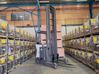 Carrelli retrattili UniCarriers UHD-200-DTFVXF-955