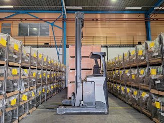 Carrelli retrattili UniCarriers UHD-200-DTFVXF-955