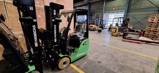 Carrello elevatore frontale a 3 ruote Hangcha XC3-18i (CPDS18-XCC2G-SI)