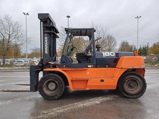 Carrello elevatore frontale a 4 ruote Doosan D1808-S