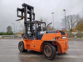 Carrello elevatore frontale a 4 ruote Doosan D1808-S