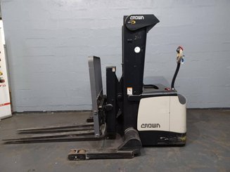 Carrello stoccatore a razze larghe Crown SHR5540-1.6 - 7