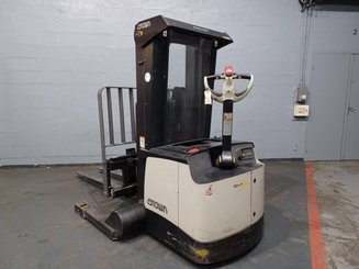 Carrello stoccatore a razze larghe Crown SHR5540-1.6 - 6