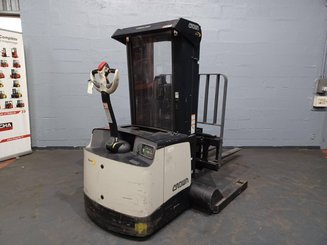 Carrello stoccatore a razze larghe Crown SHR5540-1.6 - 4