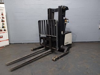 Carrello stoccatore a razze larghe Crown SHR5540-1.6 - 8