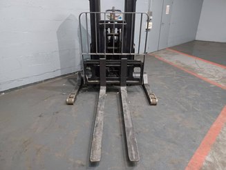 Carrello stoccatore a razze larghe Crown SHR5540-1.6 - 9
