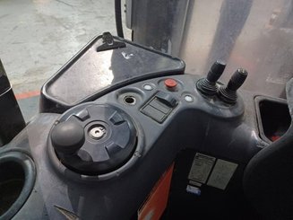 Stoccatori con pedana Caterpillar NSR20N