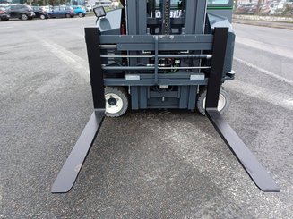 Carrelli multidirezionali Combilift CBE3000