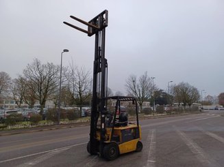 Carrello elevatore frontale a 4 ruote Caterpillar EP25K
