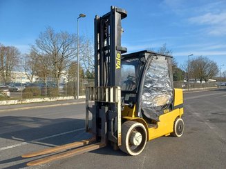 Carrello elevatore frontale a 4 ruote Yale GDC70VX
