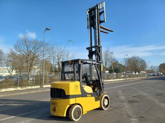 Carrello elevatore frontale a 4 ruote Yale GDC70VX