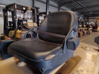 Carrello elevatore frontale a 4 ruote Caterpillar EP35K