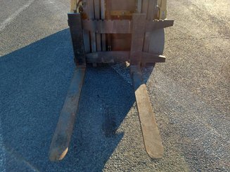 Carrello elevatore frontale a 4 ruote Caterpillar GC45K SWB
