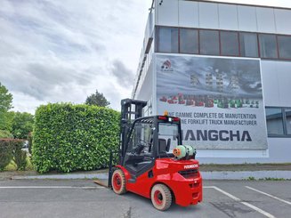 Carrello elevatore frontale a 4 ruote Hangcha XF35G-2