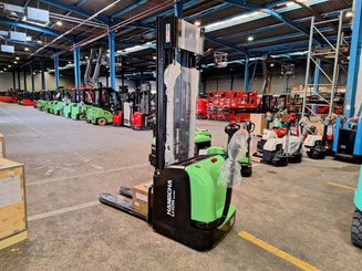 Stoccatori guida in accompagnamento Hangcha CDD16-AC2-I