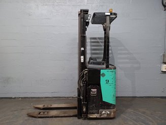 Stoccatori con pedana Caterpillar NSR16N