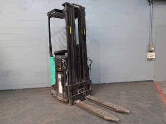 Stoccatori con pedana Caterpillar NSR16N