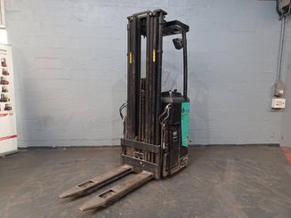 Stoccatori con pedana Caterpillar NSR16N