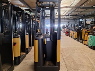 Stoccatori con pedana Caterpillar NSR16N