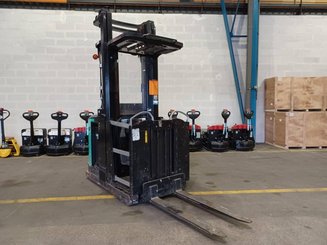Carrelli commissionatori combinato Caterpillar NOH10N