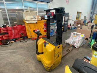 Stoccatori guida in accompagnamento Yale Gerbeur accompagnant avec pesage Ravas