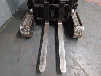 Carrelli retrattili Caterpillar NR16N