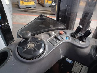 Stoccatori con pedana Caterpillar NSR16N