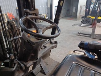 Carrello elevatore frontale a 4 ruote Caterpillar EP25K-PAC