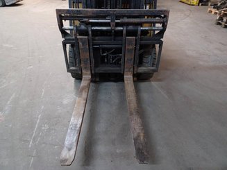 Carrello elevatore frontale a 4 ruote Caterpillar EP25K-PAC