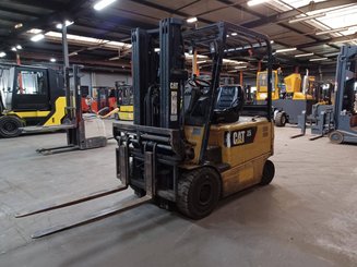 Carrello elevatore frontale a 4 ruote Caterpillar EP25K-PAC - 1