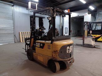 Carrello elevatore frontale a 4 ruote Caterpillar EP25K-PAC - 1