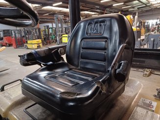 Carrello elevatore frontale a 4 ruote Caterpillar EP25K-PAC